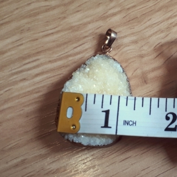 Natural Agate Druzy Crystals Pendant! - Picture 3 of 3